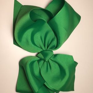 Green 8 inch hair bow